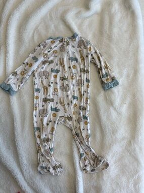 Milkberry bamboo safari baby boy sleeper footed pajama 6-9 months